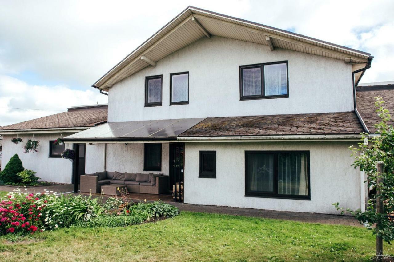 Flower Apartment Ventspils Exterior foto